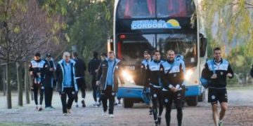 Atacaron con piedrazos al colectivo del plantel de Belgrano al salir de Córdoba