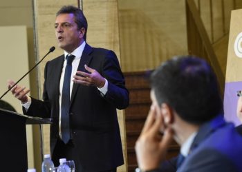 Massa y Manzur buscan bajarle el tono a la pelea dentro del FdT