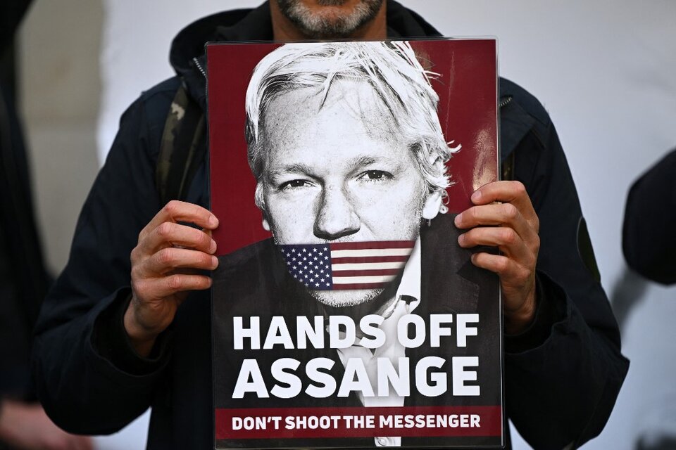 La justicia británica aprobó la orden de extradición de Julian Assange a Estados Unidos