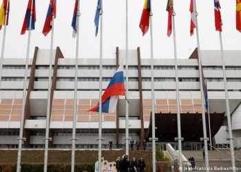 Países europeos expulsan a decenas de diplomáticos rusos por las denuncias de masacre en Bucha