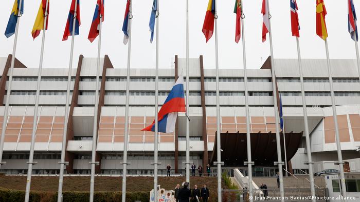 Países europeos expulsan a decenas de diplomáticos rusos por las denuncias de masacre en Bucha
