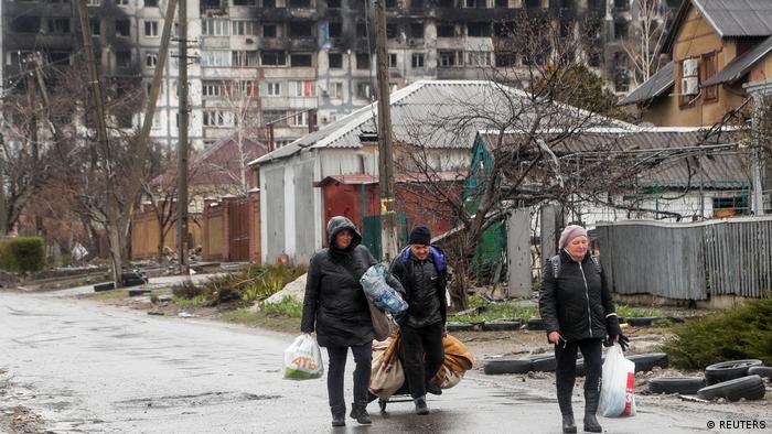 Ucrania reabre corredores humanitarios luego de haber sido cerrarlos por ataques rusos