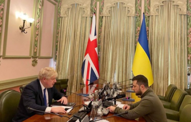 Respaldo a Ucrania y desafío a Putin: Jonhson se reunió con Zelenski en Kiev
