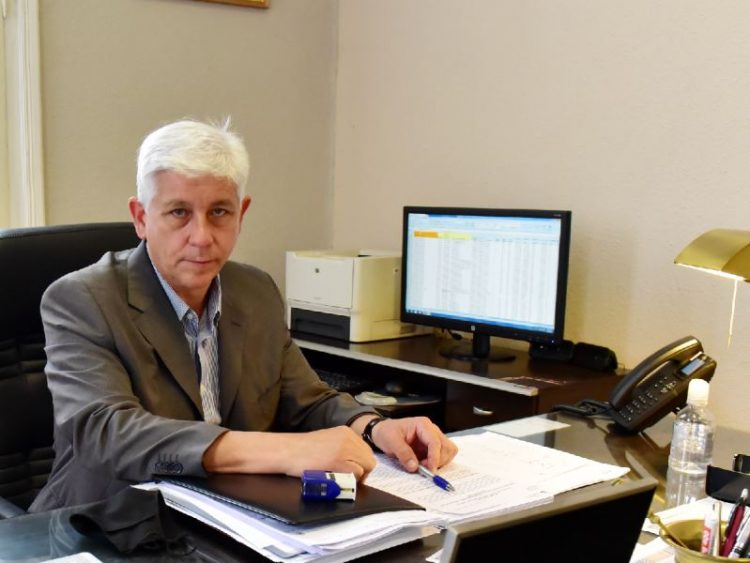 Un juez federal en funciones es juzgado en San Francisco acusado de pedir coimas