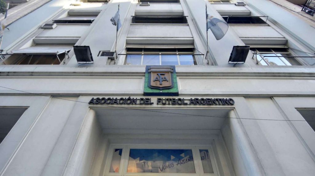 Ordenan que la AFA conduzca la Liga Profesional y llame a elecciones en 90 días