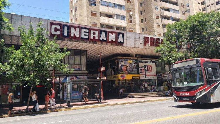 Tras un año y medio cerrado por la pandemia, regresan las salas del Cinerama