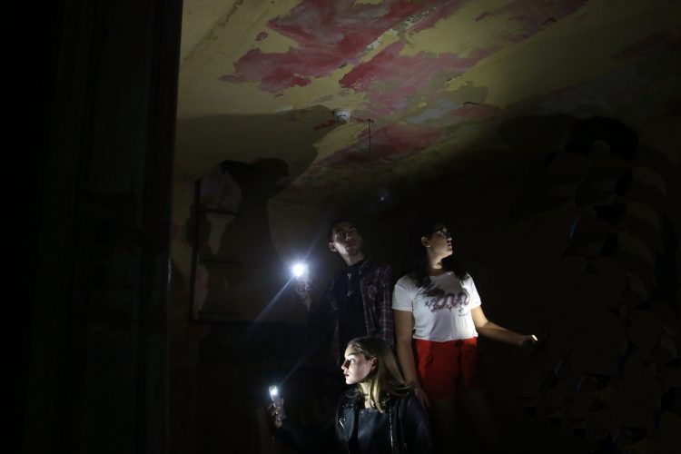 La Policía irrumpió en una obra de teatro (en plena función) por una denuncia equivocada