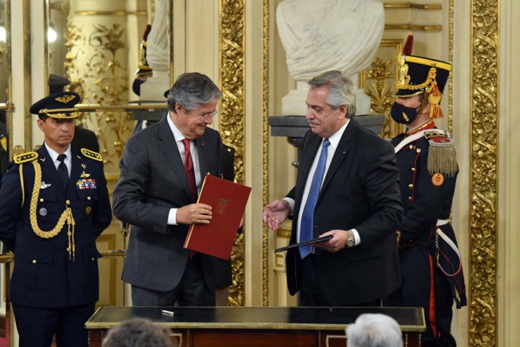 Fernández recibió a Lasso: “Es momento de repensar la situación de Venezuela”