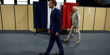 Macron fue reelecto en segunda vuelta en Francia, pero con dificultades inéditas