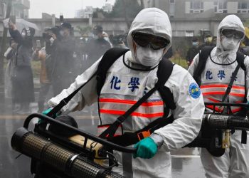 Desesperación en Shanghái por el estricto confinamiento debido a un brote de Covid-19