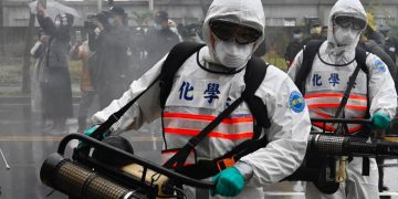 Desesperación en Shanghái por el estricto confinamiento debido a un brote de Covid-19