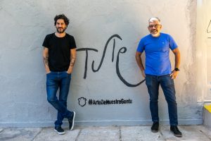Las viñetas de Tute cobran vida en las paredes de barrio Güemes