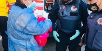 Dos policías de Córdoba asistieron a una mujer a dar a luz