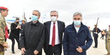 Fernández visita Córdoba, recorre fábricas y comparte un acto con Schiaretti