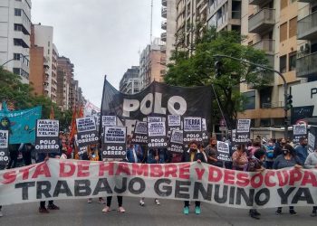 La CGT y UTEP realizan cortes en el centro de la Ciudad, acompañados de actos de la izquierda