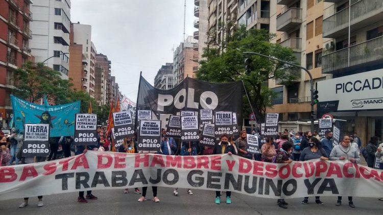La CGT y UTEP realizan cortes en el centro de la Ciudad, acompañados de actos de la izquierda