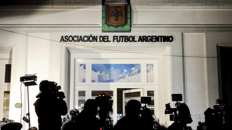 La AFA solo resolvió las sedes de las finales de la Copa