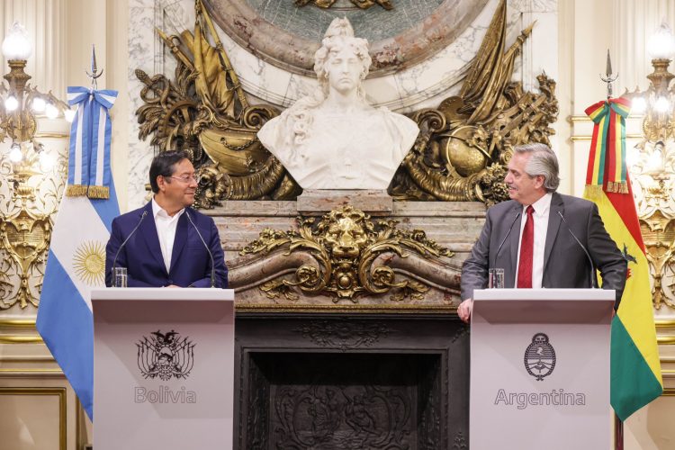 Bolivia garantiza la provisión de gas al país para el invierno La primera visita oficial del presidente de Bolivia, Luis Arce, al país estuvo centrada en los temas energéticos.