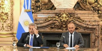 Confirmaron bono de $18 mil para trabajadores informales y monotributistas y otro de $12 mil para jubilados