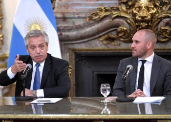 Otorgarán bonos para compensar la inflación y anuncian un gravamen a la renta inesperada
