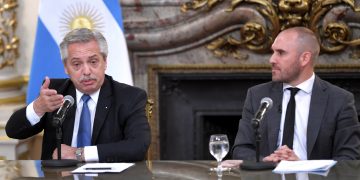 Otorgarán bonos para compensar la inflación y anuncian un gravamen a la renta inesperada