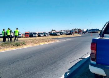 Camioneros obstruyen las rutas del sur de Córdoba por falta de gasoil