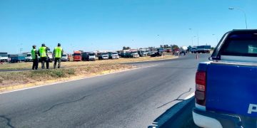 Camioneros obstruyen las rutas del sur de Córdoba por falta de gasoil