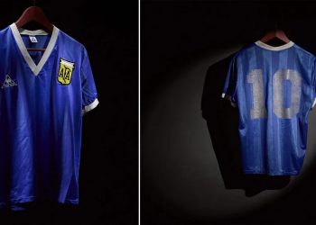 Arrancó la subasta por la camiseta de Maradona: ofrecieron US$ 5,2 millones