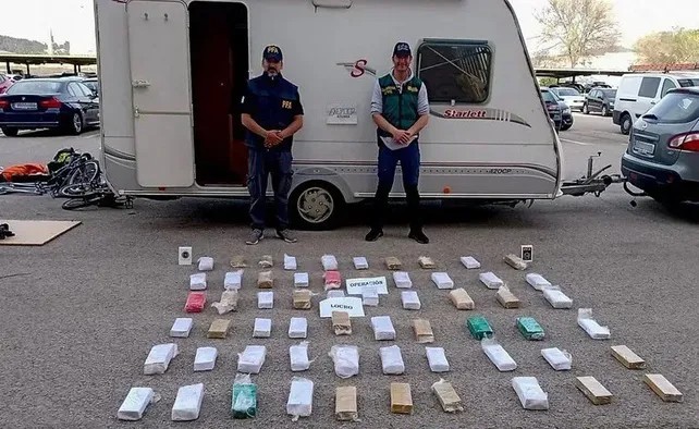 Desbaratan una banda que intentaba traficar cocaína desde Argentina hacia Barcelona