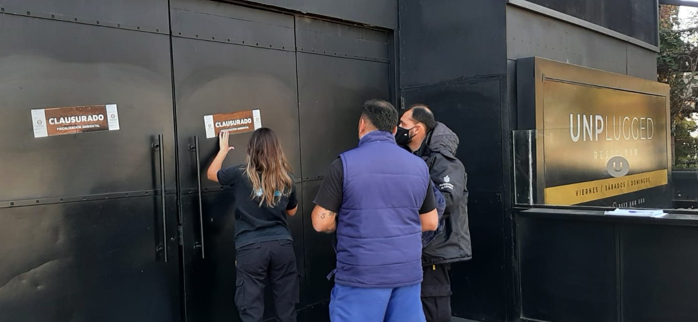 Por incumplimiento de normas ambientales, cerraron tres reconocidos locales del Cerro de las Rosas