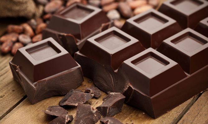 Por casos de salmonella la Justicia belga investiga a una reconocida marca de chocolates