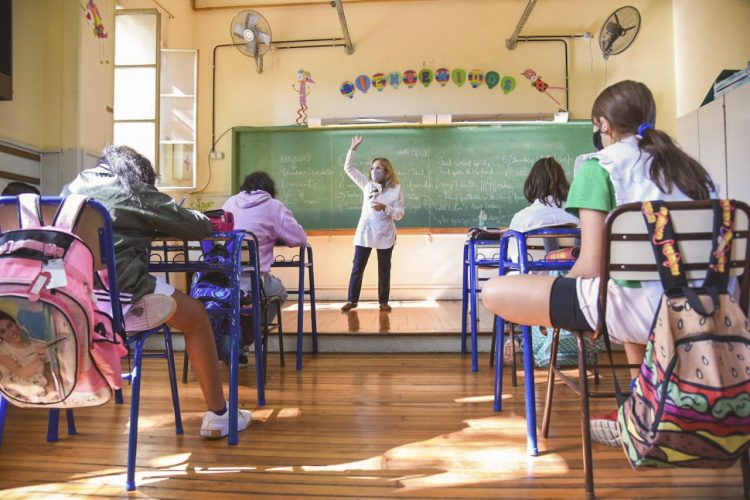 El ciclo lectivo en las escuelas de Córdoba pasa a ser cuatrimestral