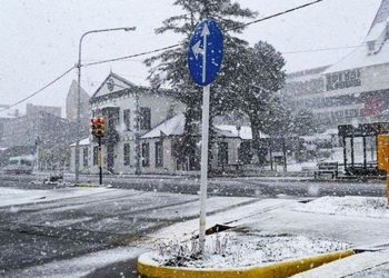 Picos de 40 grados, nevadas, lluvias y hasta granizo en el país