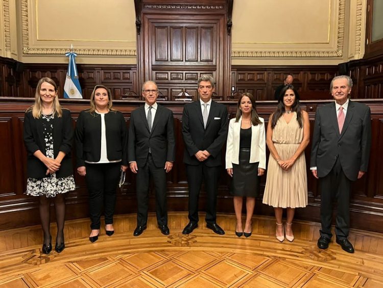 El presidente de la Corte Suprema de Justicia y del Consejo de la Magistratura, Horacio Rosatti, tomó juramento a las consejeras representantes de la magistratura, la abogacía y el ámbito académico y científico.