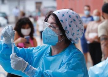 Inició la aplicación de la cuarta dosis a mayores de 12 años