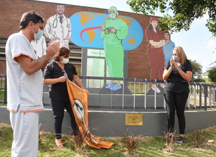 En el Polo Sanitario, UTS recordó a los fallecidos en la lucha contra el Covid.