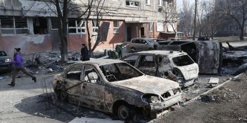 Rusia mantiene los ataques aéreos y sufre contraofensivas en el Donbass