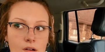 Encontró a su novio con otra mujer en la cama y los echó para poder dormir