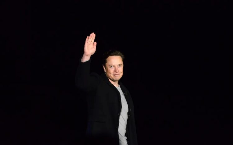 El hombre más rico del mundo compró la red social Twitter