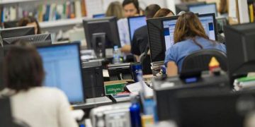 El 1° de mayo es la fecha límite para que la administración pública vuelva a presencialidad