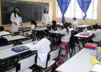El gobierno insistirá con la extensión del horario en las escuelas