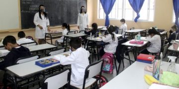 El gobierno insistirá con la extensión del horario en las escuelas