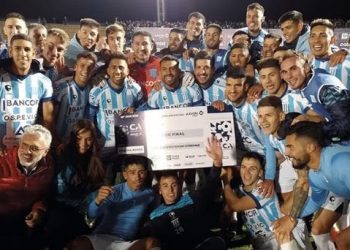 Racing de Nueva Italia dio el golpe y eliminó a San Lorenzo