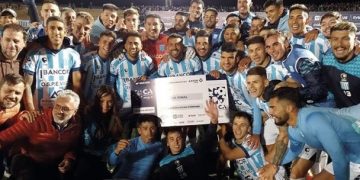 Racing de Nueva Italia dio el golpe y eliminó a San Lorenzo