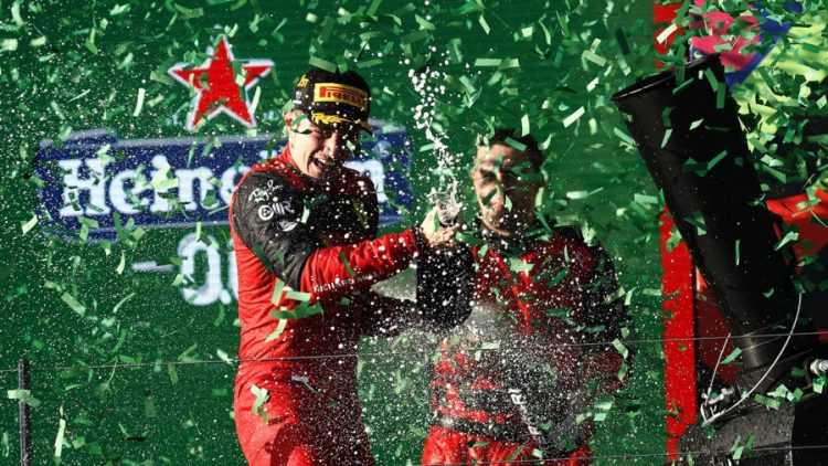 Leclerc se llevó el GP de Australia y es el líder