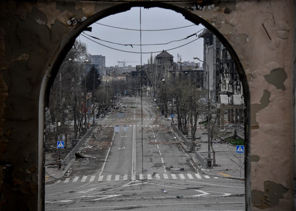 Últimos combatientes ucranianos resisten el embate ruso en Mariupol