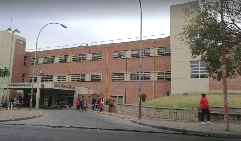 Una menor de tres años cayó desde un sexto piso y está en terapia intensiva