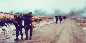 A 40 años, dos Ángeles en la guerra