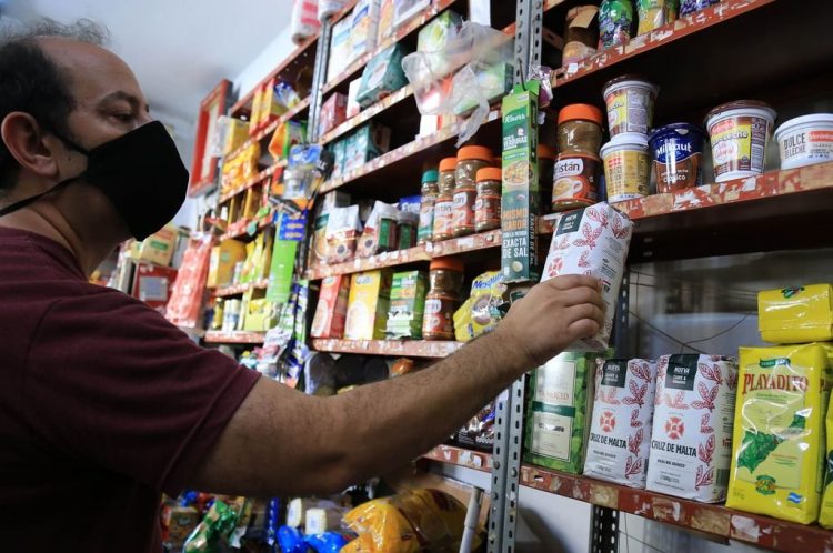 El 84% de los comercios ajustó sus precios el mes pasado