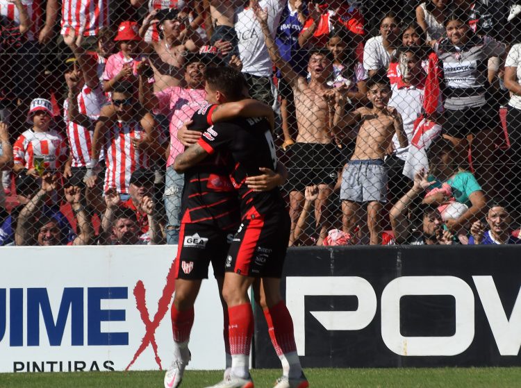 Instituto venció a Sacachispas en el Monumental de Alta Córdoba